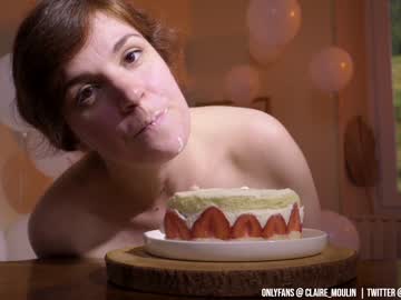 Nude cam girl claire_moulin image #2521017
