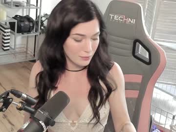 Nude cam girl evelynclaire image #4076920