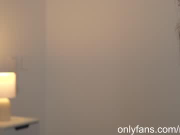 Nude cam girl naughtysammx image #6729412