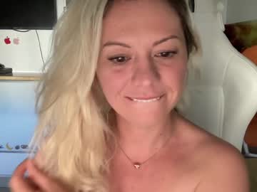 Nude cam girl kiradivine image #5010600