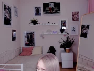 Nude cam girl nicole_hartree image #2856821