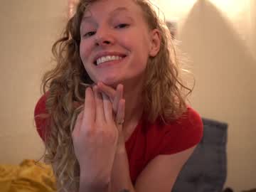 Nude cam girl sistinehashands image #2807274