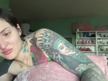 Nude cam girl oftenelle image #4579225