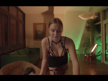 Nude cam girl chillwithkira image #1401789
