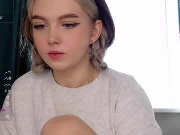 Nude cam girl small_blondee image #5397550