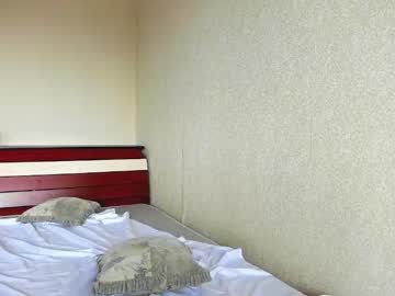 Nude cam girl emily_lil_dark image #3063001