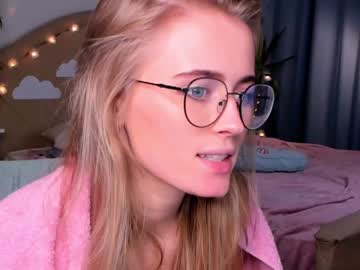 Nude cam girl linellali image #2679277
