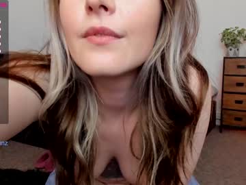 izzybunz nude girls camming