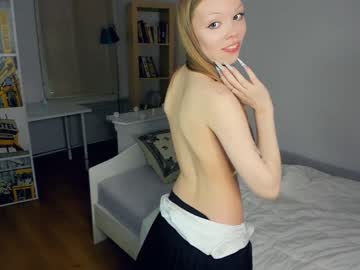 Nude cam girl honeybzzz image #4514923