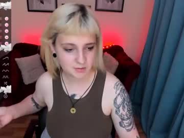 Nude cam girl yolandi_toit image #2170147