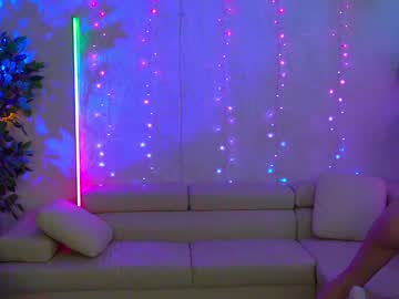 Nude cam couple kira0541 image #5236072
