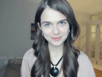 Nude cam girl look_my_passion image #5638850