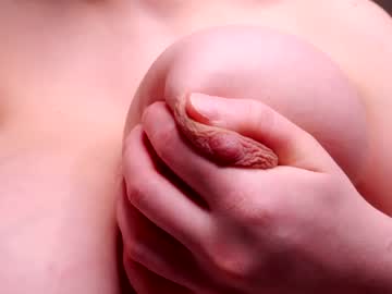 Nude cam girl aveksmr image #3799113