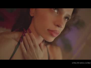 Nude cam girl lucieoude_ image #3162572