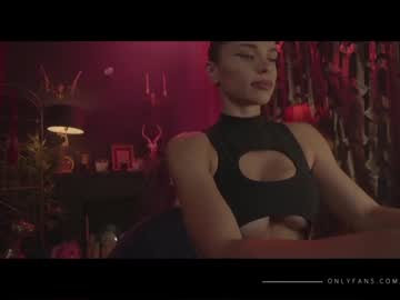 Nude cam girl lucieoude_ image #2666464