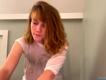 Nude cam girl its_lily image #4936825