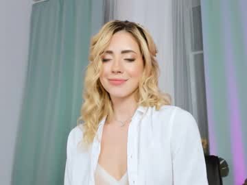 Nude cam girl emmi_rosee image #1645181