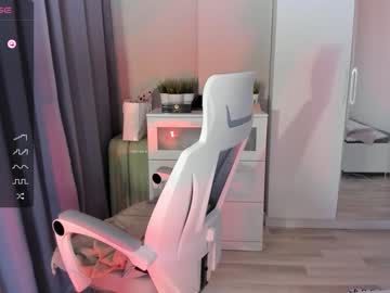 Nude cam girl hee_jin image #5542730