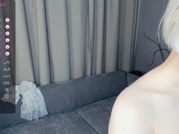 Nude cam girl silvergloss image #5412805