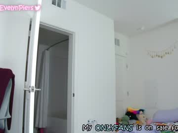 Nude cam girl evelynpiers image #1605228