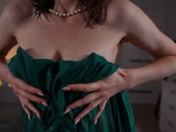 Nude cam girl _blackbee_ image #4792130