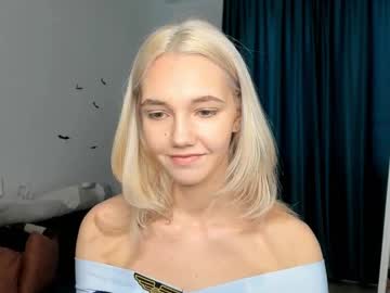 Nude cam girl mi_mi_molly image #7014517