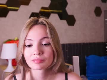 esmeblond nude girls camming