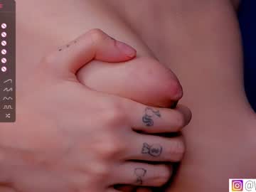 Nude cam girl bzzzme image #6470319
