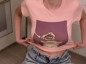 Nude cam girl lilianfootman image #7002358