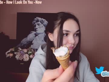 Nude cam girl hollyextra image #2176791