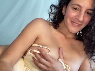 Nude cam girl annareyle image #3539716