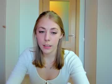 Nude cam girl _strawbeerry_ image #4311200
