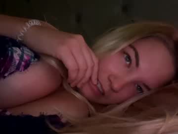 Nude cam girl mariah95 image #2545559