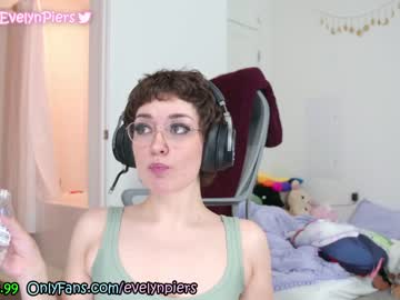 Nude cam girl evelynpiers image #1612484
