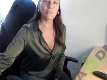 Nude cam girl the_milf_steff image #2690654