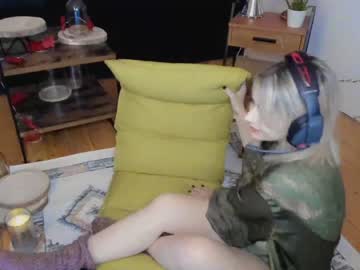 Nude cam girl kimilee22 image #991799