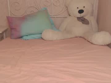 Nude cam girl yummyyseee image #2592909