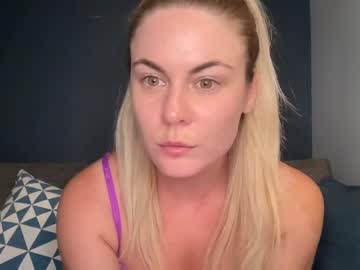 leannequeen113 nude girls camming