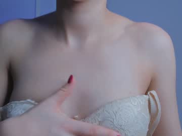 Nude cam girl laa_ura image #6567547