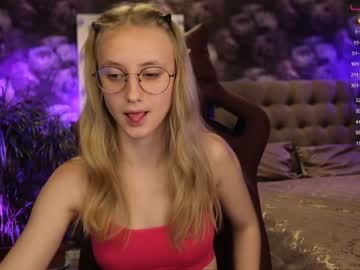 Nude cam girl angeellina image #3139866