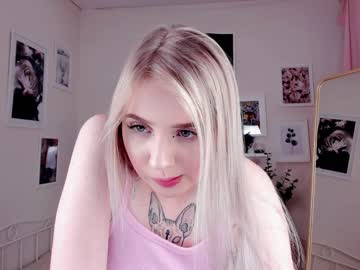 Nude cam girl nicole_hartree image #2857635