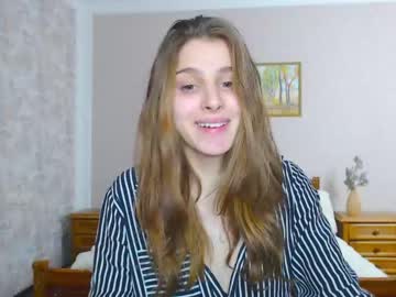 Nude cam girl little_kitt1y_ image #5582003