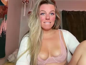 Nude cam girl bumble_bees45 image #5273510
