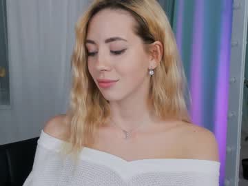 Nude cam girl emmi_rosee image #1443733