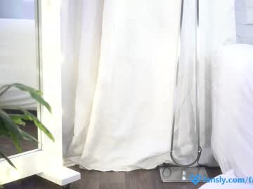 Nude cam girl eva_fashionista image #2452832
