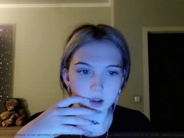 Nude cam girl small_blondee image #6178029