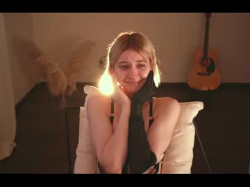 Nude cam girl luna_ai image #2097247