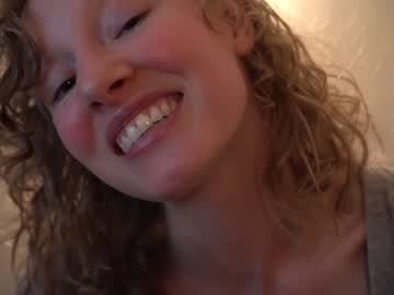Nude cam girl sistinehashands image #3625690