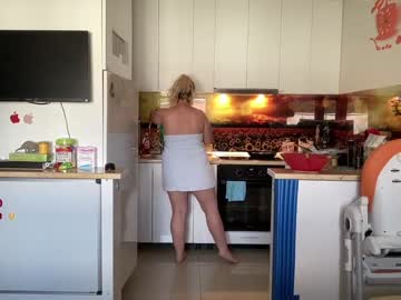 Nude cam girl kiradivine image #4718003