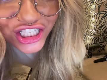 Nude cam girl ari_02 image #5217990